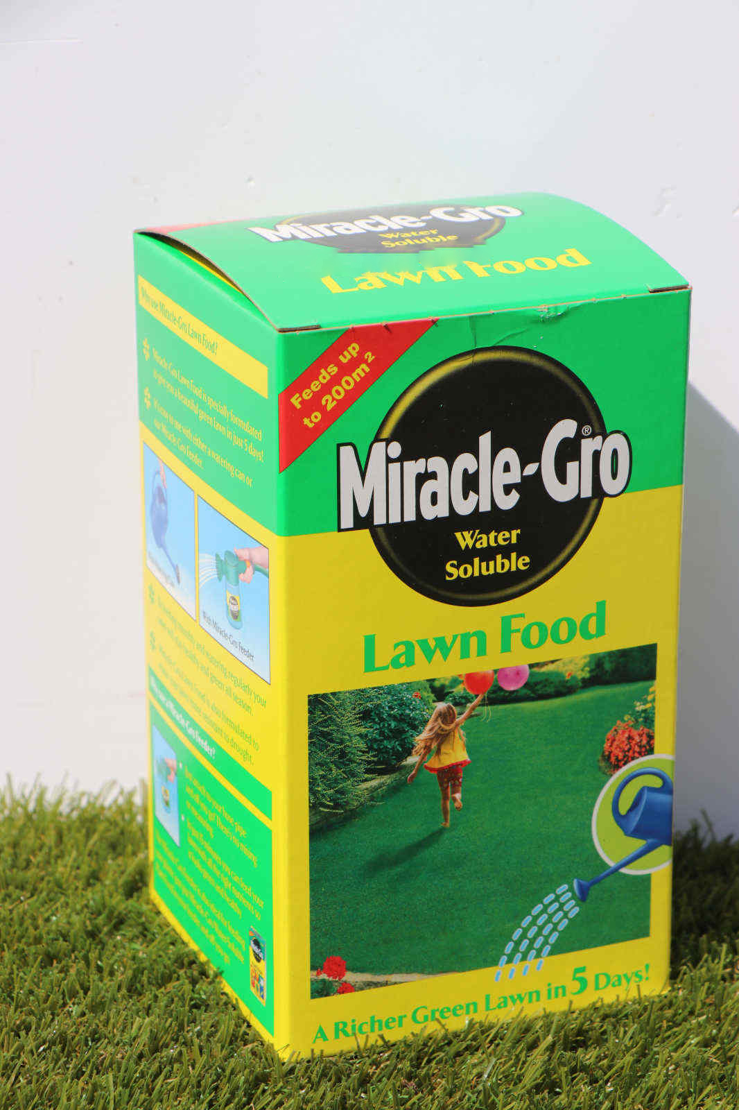 Image of Miracle-Gro Lawn Food for Shade free to use image