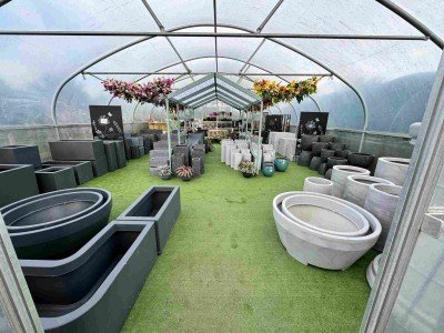 Extra large pots and containers suitable for balcony gardening