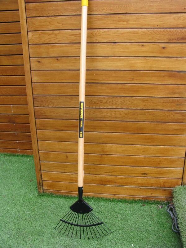 True Temper Round Wire Leaf Rake